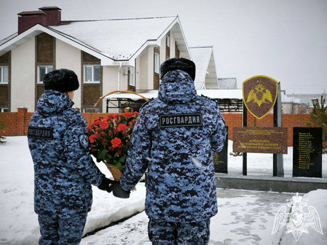 В Ульяновске почтили память росгвардейцев, погибших при исполнении служебного долга