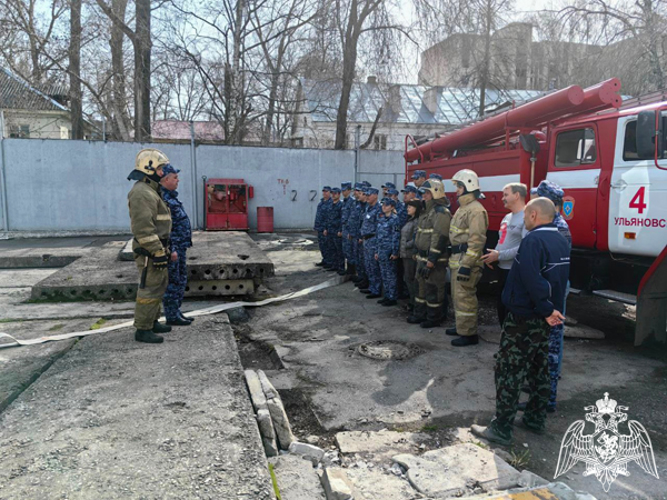 Ульяновские сотрудники вневедомственной охраны провели комплекс пожарно-тактических учений