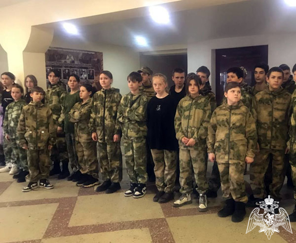 Ульяновские росгвардейцы провели занятие для кадетов «Гвардейской смены»
