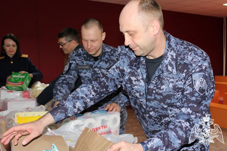 Ульяновские росгвардейцы оказали гуманитарную помощь эвакуированным жителям Белгородской области