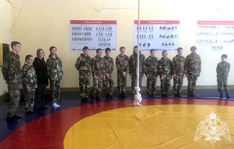 Ульяновские росгвардейцы провели занятие для кадетов «Гвардейской смены»