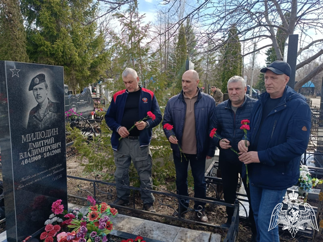 Сотрудники и ветераны ОМОН «Симбир» почтили память погибших товарищей 