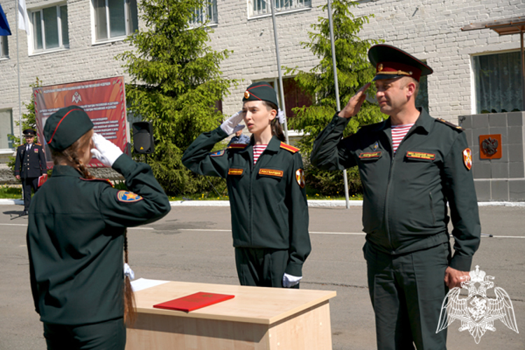 В Ульяновске воспитанники «Гвардейской смены» приняли присягу