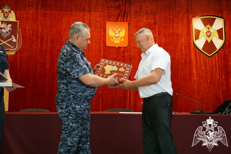 Ульяновские росгвардейцы проводили на пенсию полковника полиции Сергея Долгова