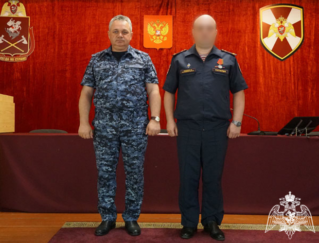 В преддверии Дня России ульяновским росгвардейцам вручили государственные и ведомственные награды
