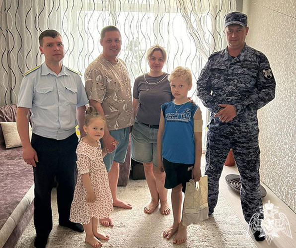 Ульяновские росгвардейцы порадовали детей своих сослуживцев