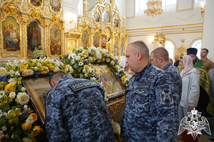 Ульяновские росгвардейцы совершили молебен перед Казанской иконой Божией Матери