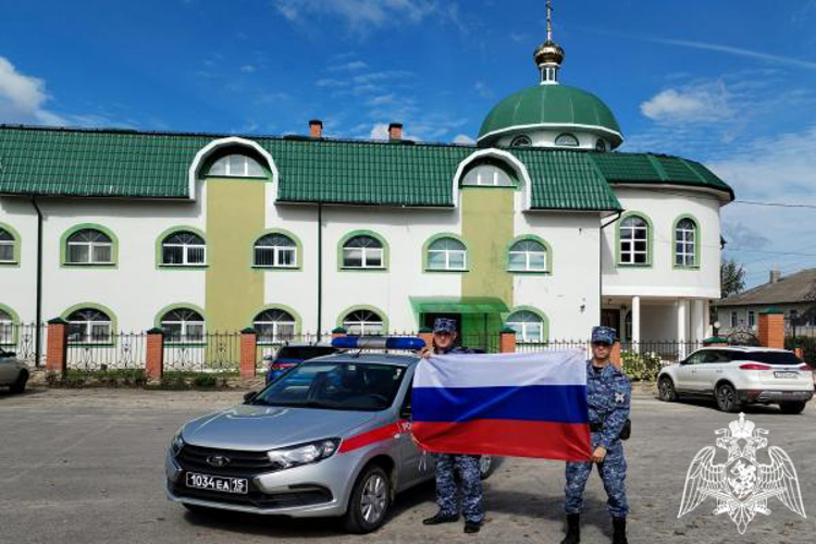Ульяновские росгвардейцы приняли участие в патриотической акции, посвященной Дню Государственного флага Российской Федерации