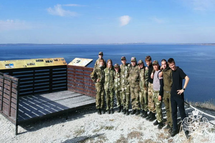 В Ульяновске росгвардейцы и кадеты «Гвардейской смены» приняли участие в экологическом субботнике 