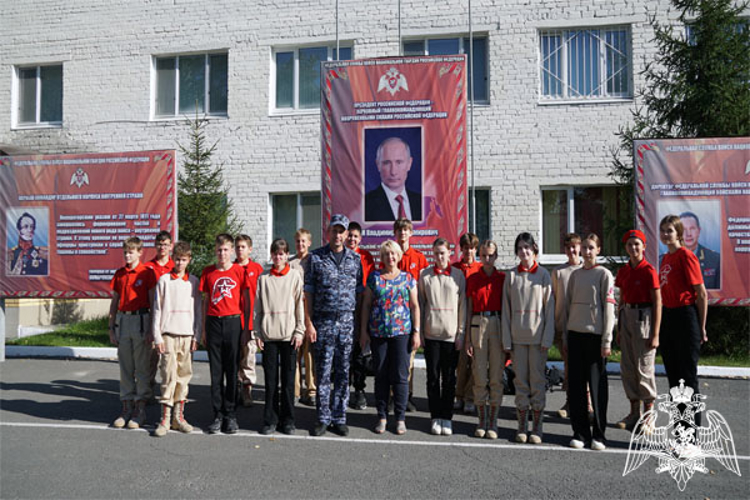 Ульяновские росгвардейцы провели патриотическое занятие для юнармейцев