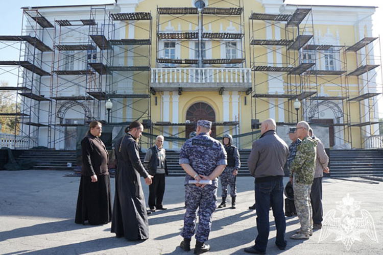 В Ульяновске сотрудники Росгвардии провели занятие по антитеррористической  защищенности для священнослужителей 
