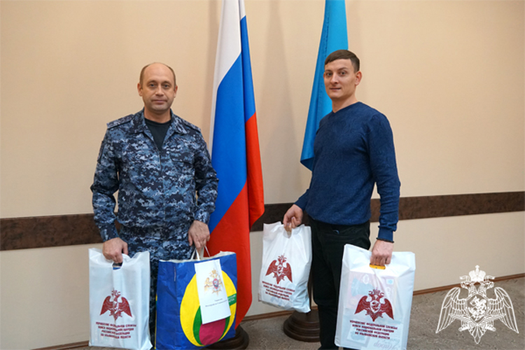 Ульяновские росгвардейцы собрали гуманитарный груз детям из воссоединенных регионов