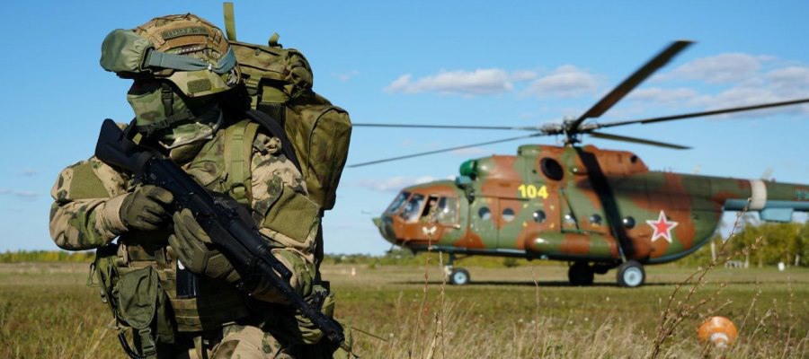 В Ульяновске спецназ Росгвардии отработал навыки беспарашютного десантирования