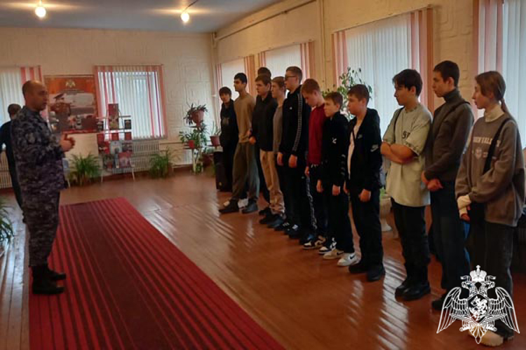 В Ульяновске школьники посетили музей Росгвардии