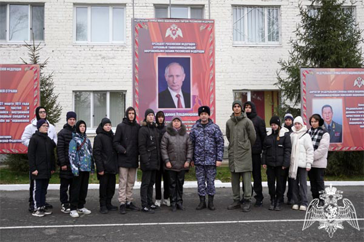 В Ульяновске школьники посетили музей Росгвардии