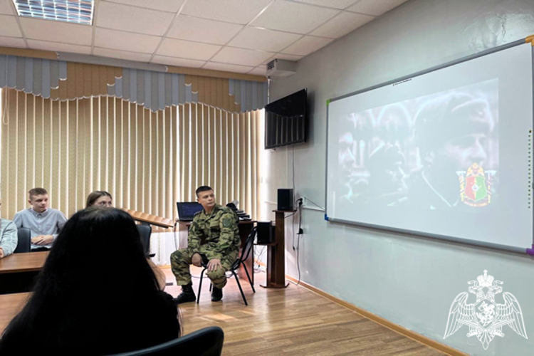 «Разговор о важном» провел росгвардеец с димитровградскими школьниками 