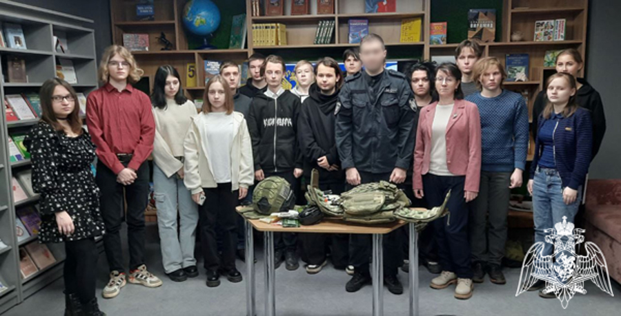 В Ульяновске сотрудник ОМОН «Симбир» провел урок мужества 