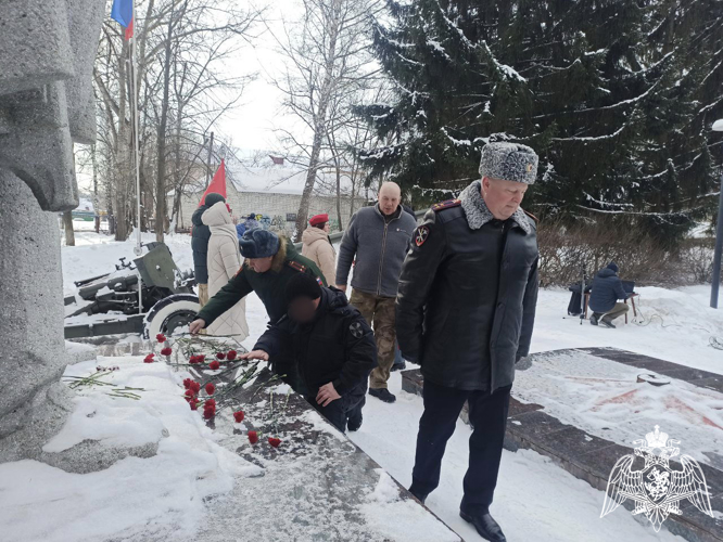 Росгвардейцы поддержали воспитанников ульяновских детских домов в турнире по хоккею с мячом