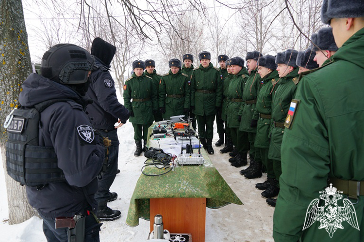Ульяновские росгвардейцы представили профориентационную площадку на военно-историческом фестивале