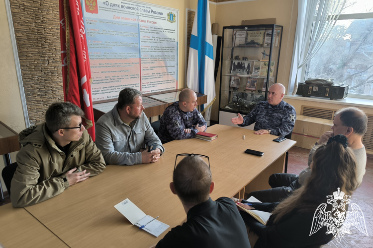 Росгвардейцы провели рабочую встречу с ульяновскими реконструкторами