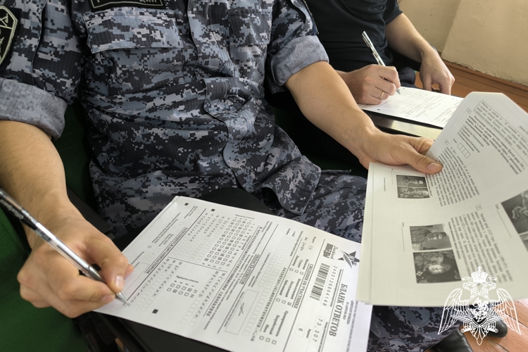 В Ульяновске росгвардейцы присоединились к написанию «Диктанта Победы».
