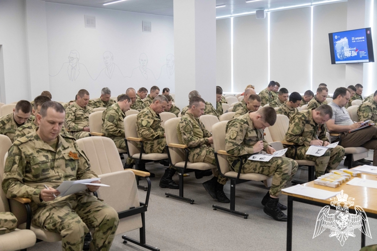 В Ульяновске росгвардейцы присоединились к написанию «Диктанта Победы».