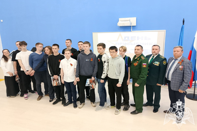 Ветераны Росгвардии встретился с ульяновскими призывниками