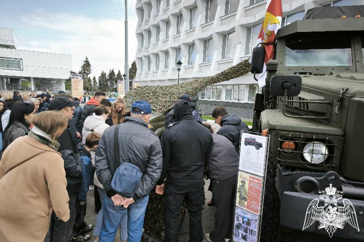 В День Победы ульяновские росгвардейцы представили профориентационную площадку