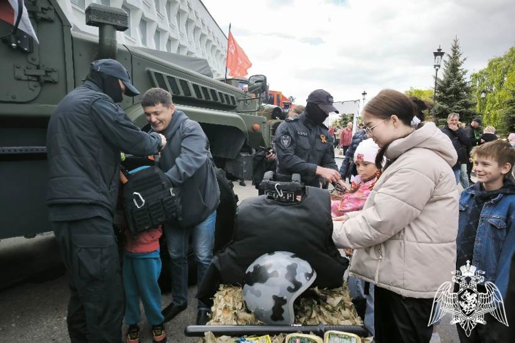 В День Победы ульяновские росгвардейцы представили профориентационную площадку