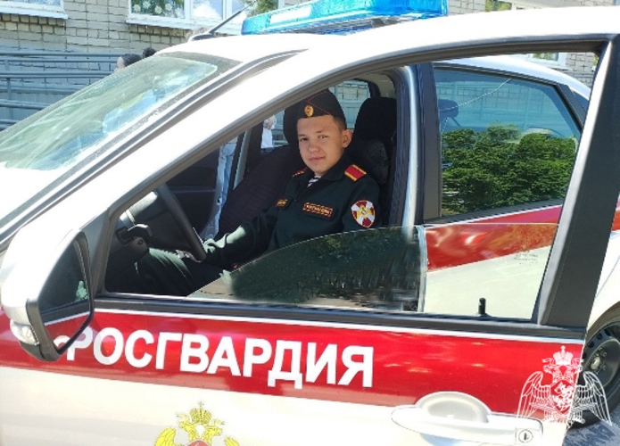Ульяновские росгвардейцы приняли участие в школьном фестивале