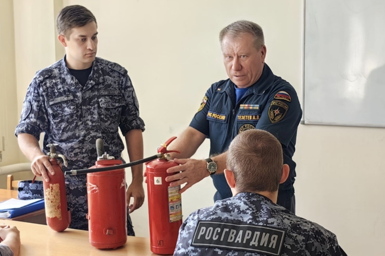 Ульяновские росгвардейцы повысили навыки пожарной безопасности и борьбы с огнем