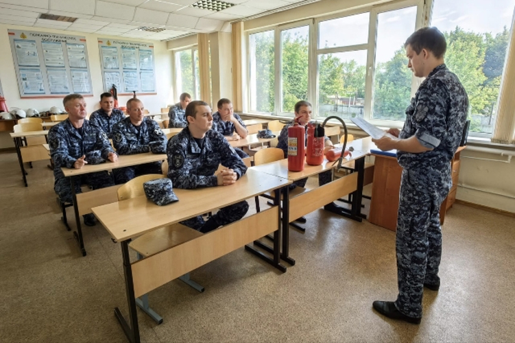 Ульяновские росгвардейцы повысили навыки пожарной безопасности и борьбы с огнем