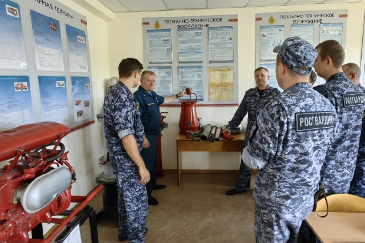 Ульяновские росгвардейцы повысили навыки пожарной безопасности и борьбы с огнем