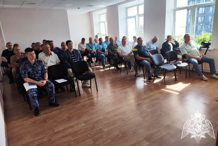 Ульяновские росгвардейцы обсудили вопросы безопасности образовательных учреждений с представителями ЧОП