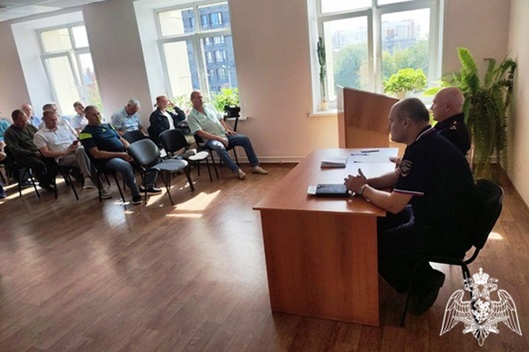 Ульяновские росгвардейцы обсудили вопросы безопасности образовательных учреждений с представителями ЧОП