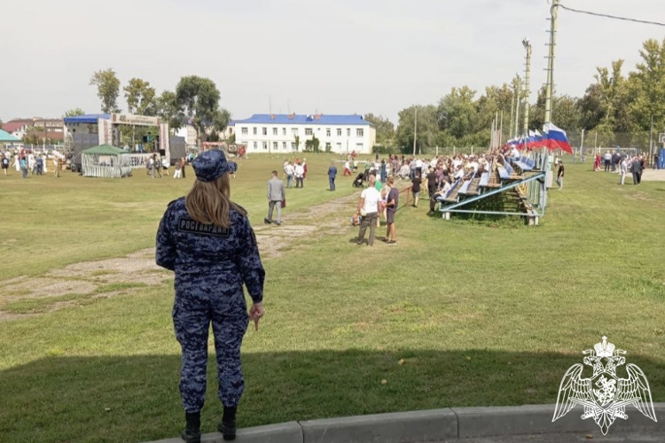 Ульяновские росгвардейцы обеспечили правопорядок на праздновании 400-летия Ишеевки и 359-летия со дня образования города Сенгилей
