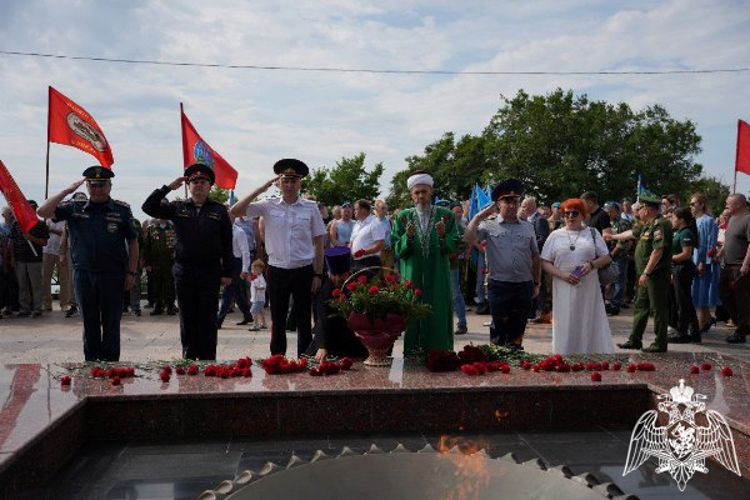 В Ульяновске росгвардейцы приняли участие в торжественной церемонии, посвященной Дню Воздушно-десантных войск