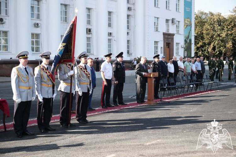 В Ульяновске росгвардейцы приняли участие в общегарнизонном разводе патрульных нарядов полиции