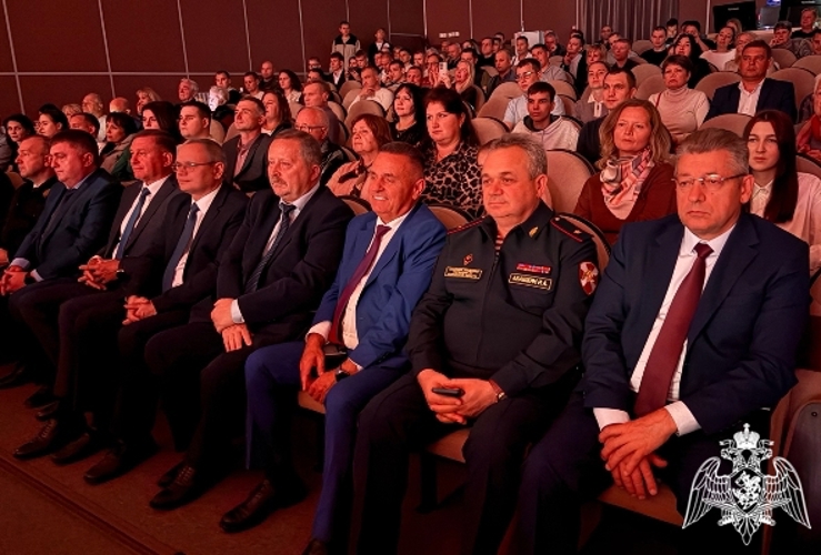 В Ульяновске с концертной программой впервые выступил Образцово-показательный оркестр войск национальной гвардии Российской Федерации (видео)