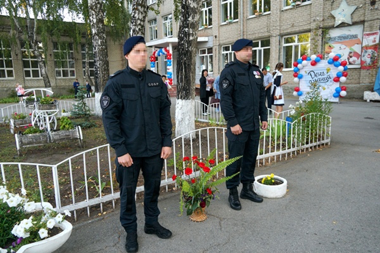 В Ульяновске росгвардейцы почтили память героя в День знаний