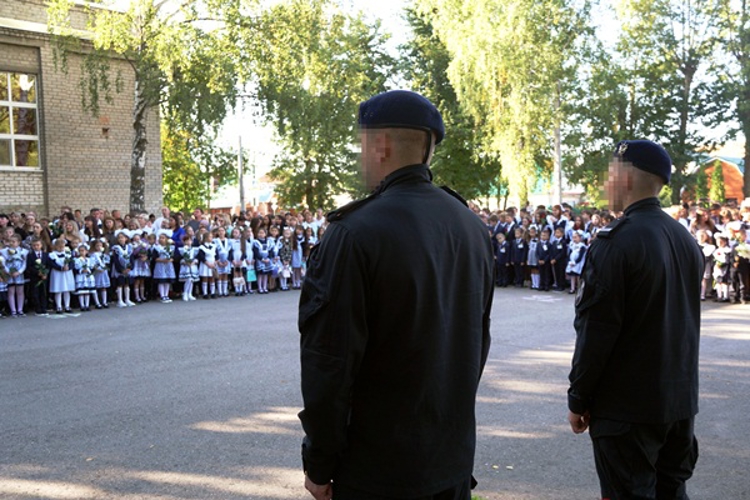 В Ульяновске росгвардейцы почтили память героя в День знаний