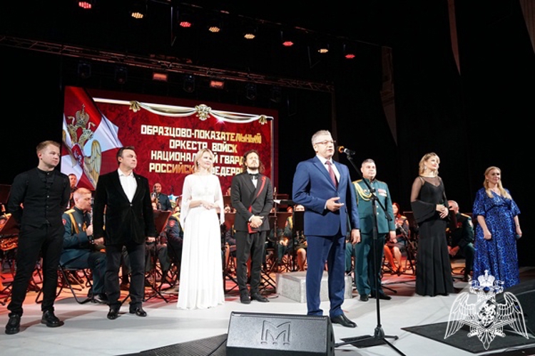 В Ульяновске с концертной программой впервые выступил Образцово-показательный оркестр войск национальной гвардии Российской Федерации (видео)