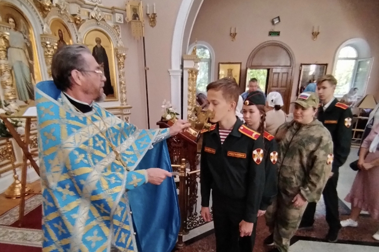 Воспитанники «Гвардейской смены» получили благословение на успешное начало нового учебного года