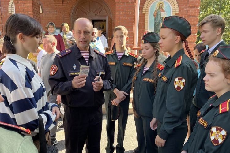 Воспитанники «Гвардейской смены» получили благословение на успешное начало нового учебного года