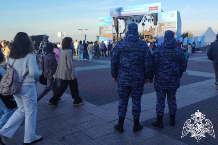 Сотрудники Росгвардии обеспечили безопасность в День города Ульяновска
