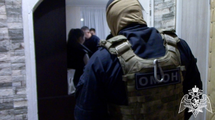 При силовой поддержке бойцов Росгвардии задержана мошенническая группа в Ульяновске 