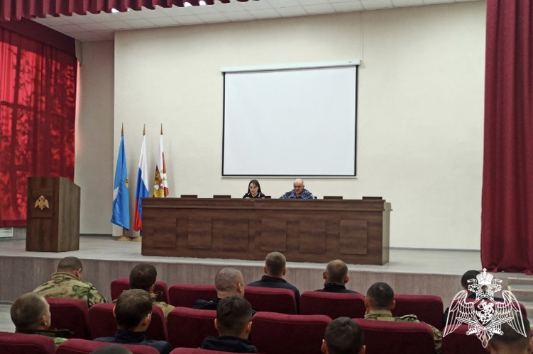  В Ульяновске росгвардейцам напомнили о правилах безопасности дорожного движения