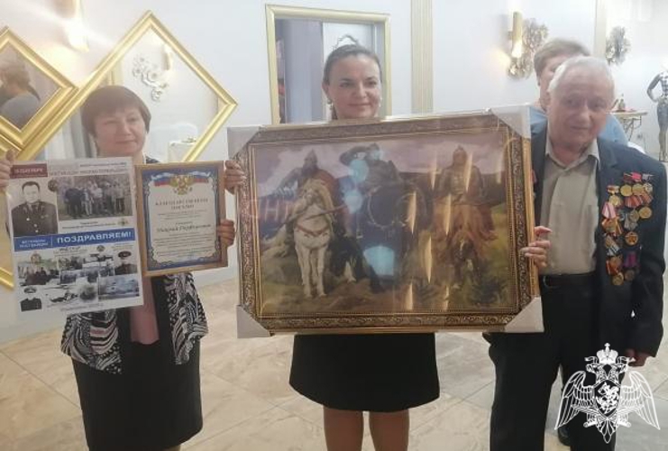 В Ульяновске росгвардейцы поздравили ветерана войск правопорядка с 90-летним юбилеем