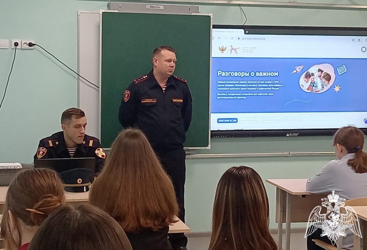 Ульяновские росгвардейцы рассказали школьникам о важной роли службы вневедомственной охраны