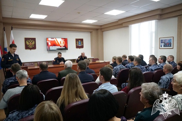 В Ульяновске сотрудники вневедомственной охраны отметили профессиональный праздник 